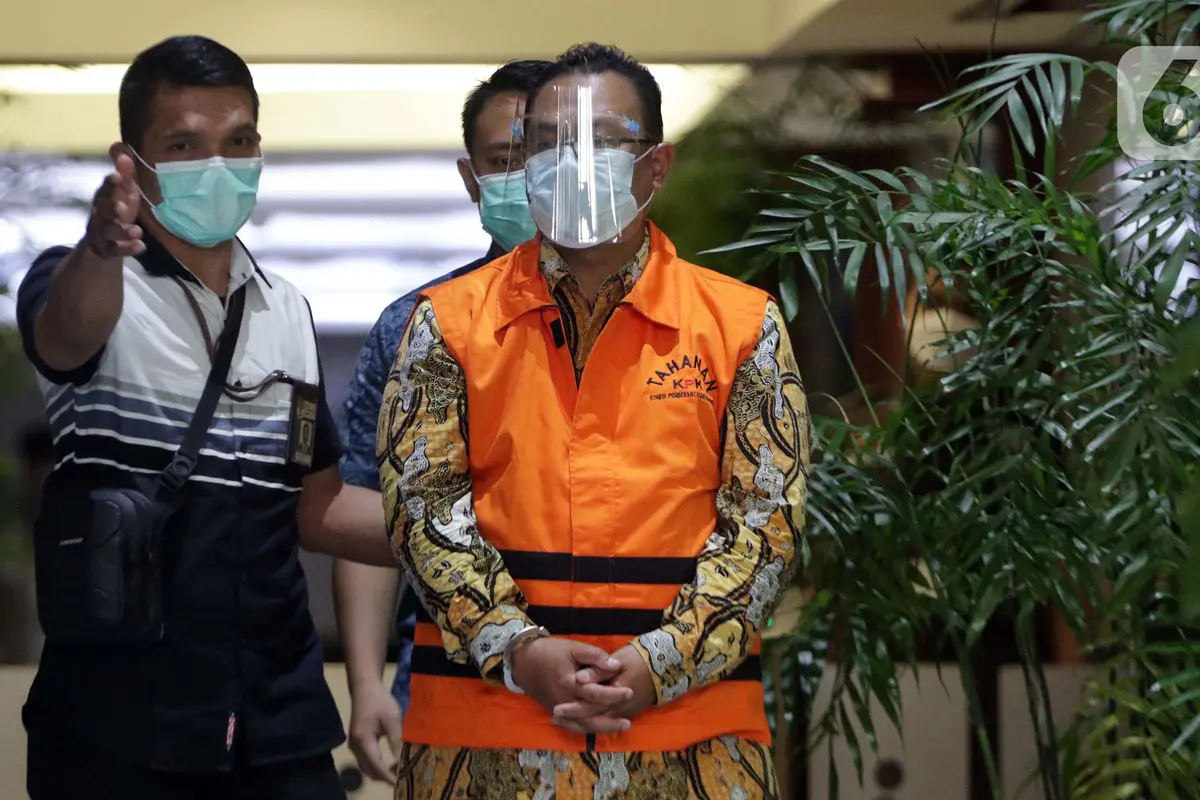 KPK Tahan Pejabat Dirjen Pajak
