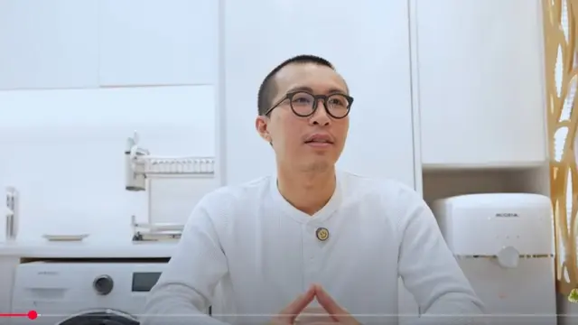 Tawas Ampuh Hilangkan Bau Badan, Dokter Tirta Ingatkan Kemungkinan Efek Sampingnya.  foto: Youtube Tirta PengPengPeng