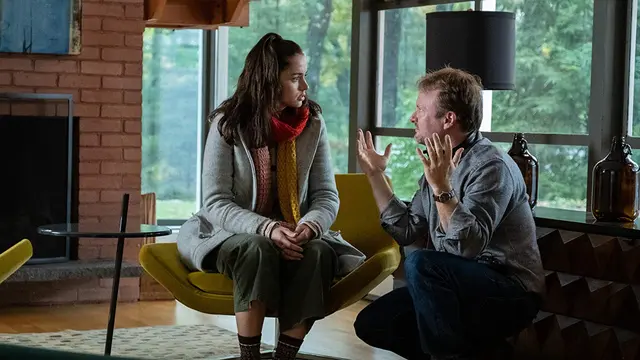Rian Johnson mengarahkan Ana de Armas.
