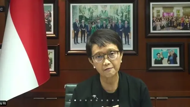 Menlu Retno Marsudi dalam Press Briefing online. (Liputan6.com/Tanti Yulianingsih)