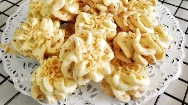 Resep kue sagu keju gurih sebagai sajian Natal. (dok. Cookpad  @AO_200180)