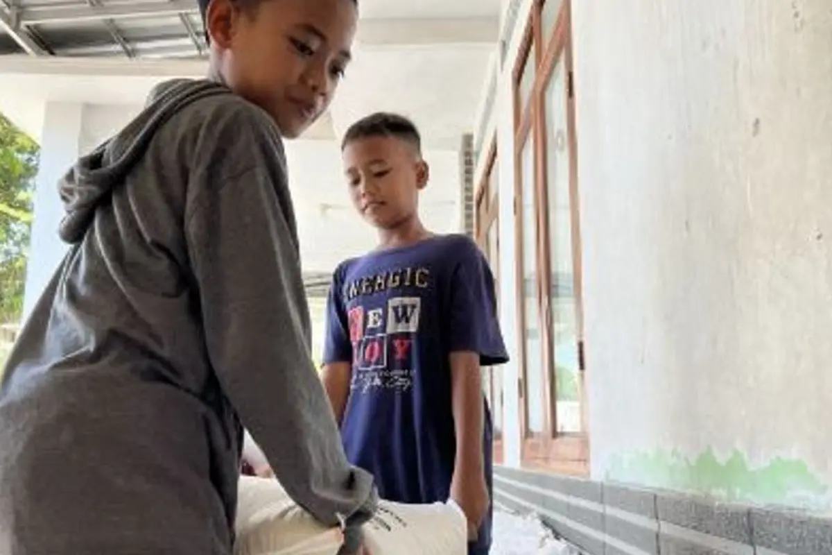 Harika Foundation Salurkan Beras untuk Santri Jelang Ramadan 2023