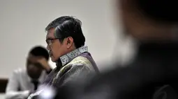 Mantan Kepala Bappebti, Syahrul Raja Sampurnajaya merupakan terdakwa kasus dugaan suap pengurusan izin lokasi Taman Pemakaman Bukan Umum di Bogor, Jawa Barat. (Liputan6.com/Miftahul Hayat) 