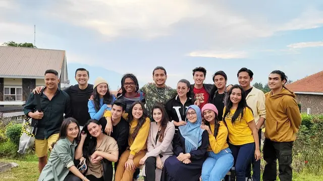 6 Momen Syukuran 100 Episode Love Story The Series, Penuh Kehangatan
