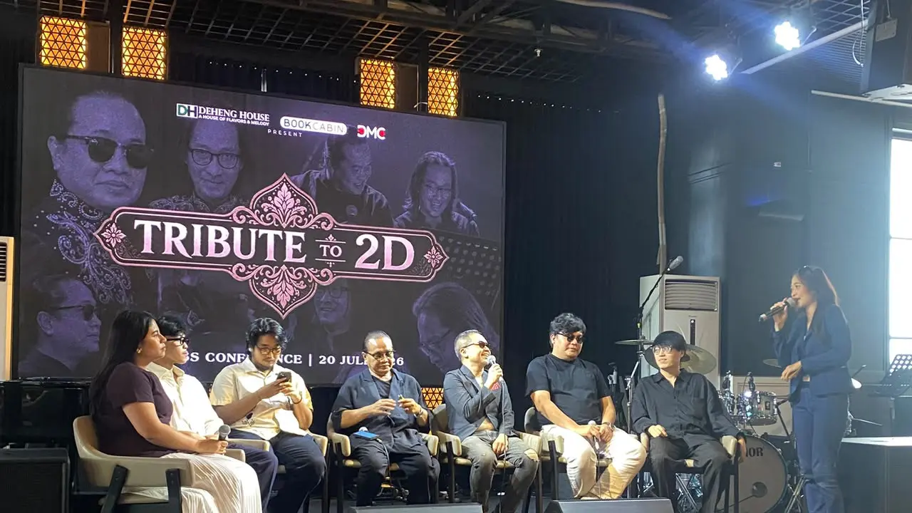 Deka Dhukun, Delta Dhukun, Amalia Ananda Abadi, Deddy Dhukun, Sandhy Sandoro, Hezky Joe, dan Erikson Jayanto, dalam konferensi pers Tribute to 2D di Jakarta, Senin (20/7/2026).