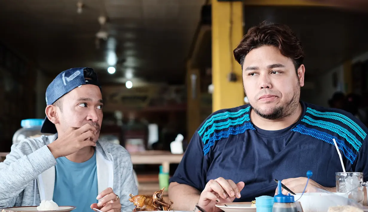 "Ketika semua org bilang suamiku kurusan? Memang melihat atau hanya latah karena ada yg bilang kurus jadi mengiyakan saja? Sebenarnya mao diem aja tapi lama-lama kayaknya perlu dijelaskan.." tulisnya pada 13 Maret. (Instagram/ruben_onsu)