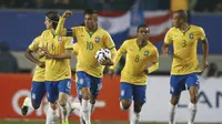 Neymar rayakan gol usai cetak gol balasan ke gawang Peru (REUTERS/Ricardo Moraes)