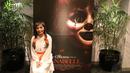 Para penonton berfoto di Booth bersama sosok Annabelle, Jakarta, (30/9/14). (Liputan6.com/Gilar Ramdhani)  