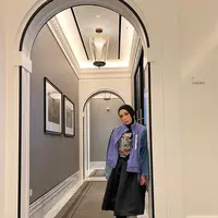 Ia juga bisa lebih bereksplorasi dengan gaya pakaian yang ingin ditampilkan.  [@melly_goeslaw].