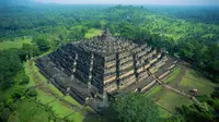 Candi Borobudur ialah sebuah candi Buddha yang terletak di Magelang, Jawa Tengah