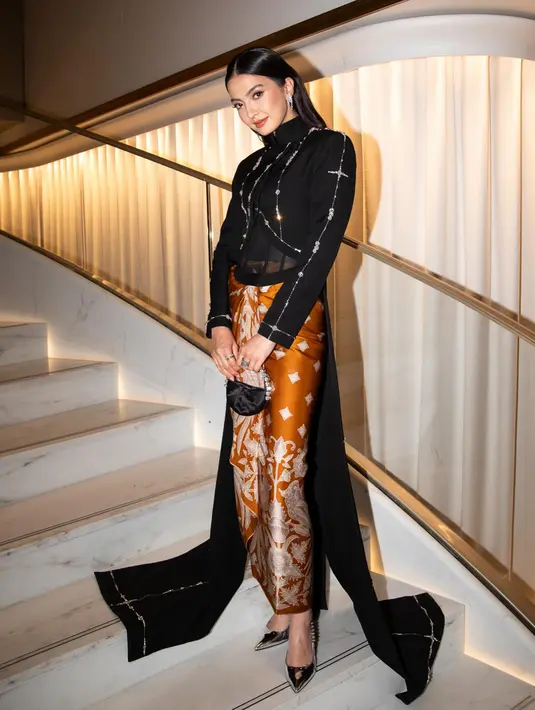 <p>Raline Shah berkesempatan untuk memenuhi undangan dari Francois-Henri Pinault, Presiden Direktur dari Kering Group untuk menghadiri 2024 Kering Women In Motion Awards and Cannes Film Festival Presidential Dinner. (Foto: Instagram/ ralineshah)</p>