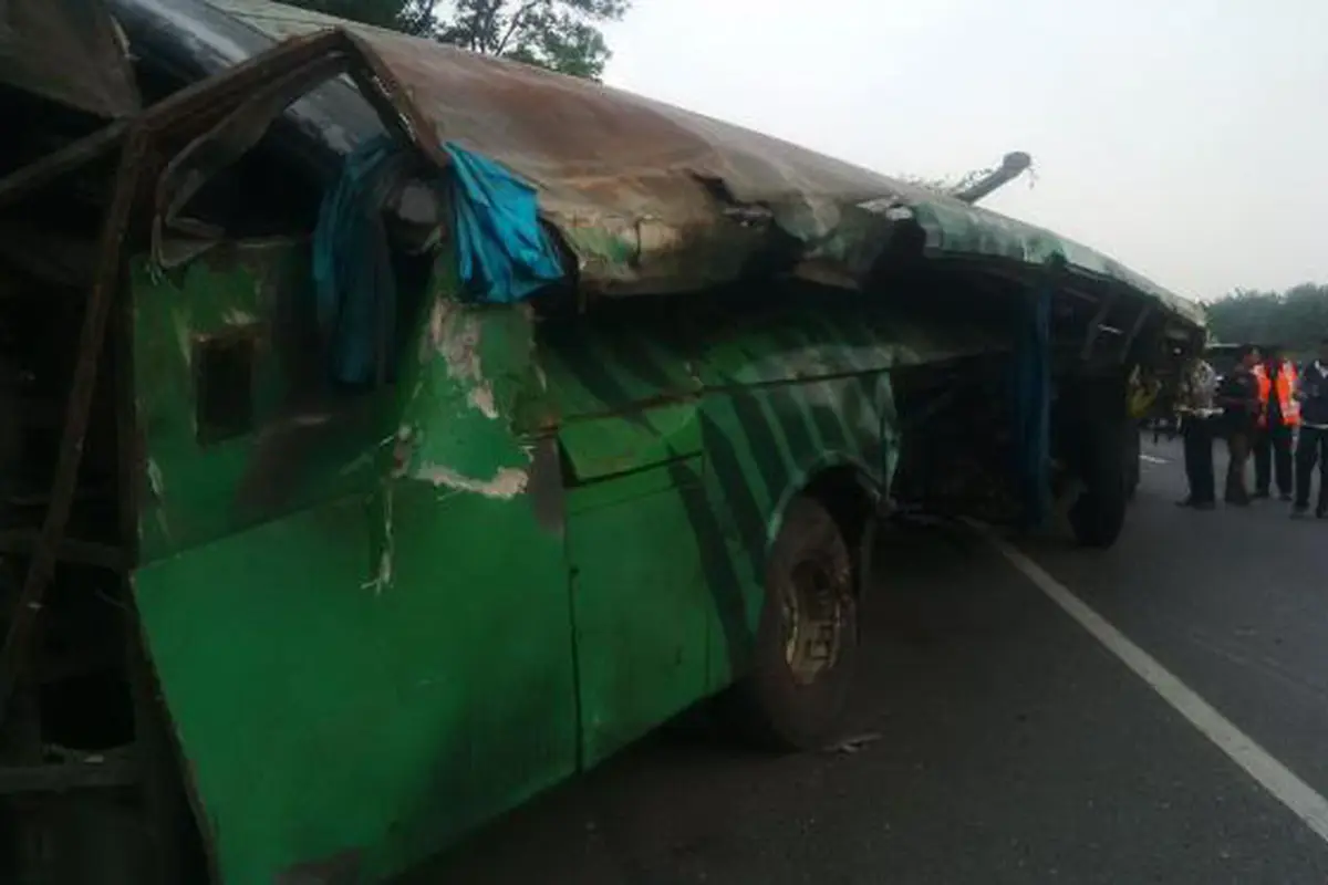 bus jagorawi