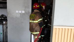 Coffe Shop di Depok terbakar, empat orang terluka. (Liputan6.com//Dicky Agung Prihanto)