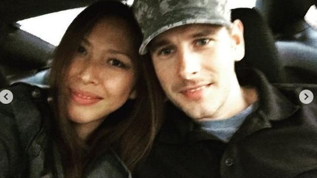 Umumkan Kehamilan, Ini 7 Potret Mesra Kristania Besouw dan Suami