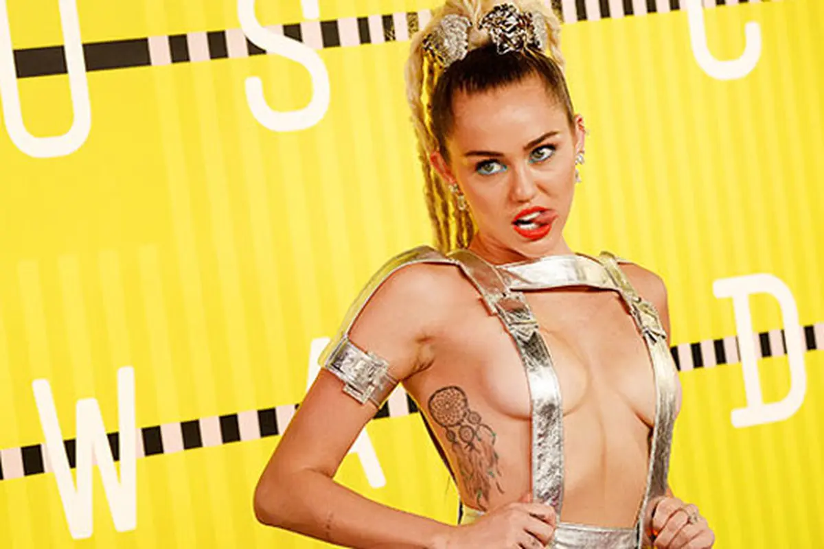 [Bintang] Miley Cyrus