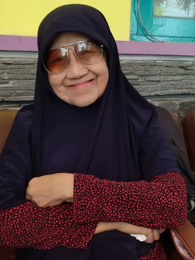 Almarhumah Ibunda Mendiang Nike Ardilla