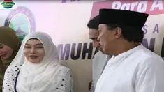 Tidak hanya artis yang beragama muslim, artis non-muslim seperti Roy Marten pun hadir dalam acara ini.