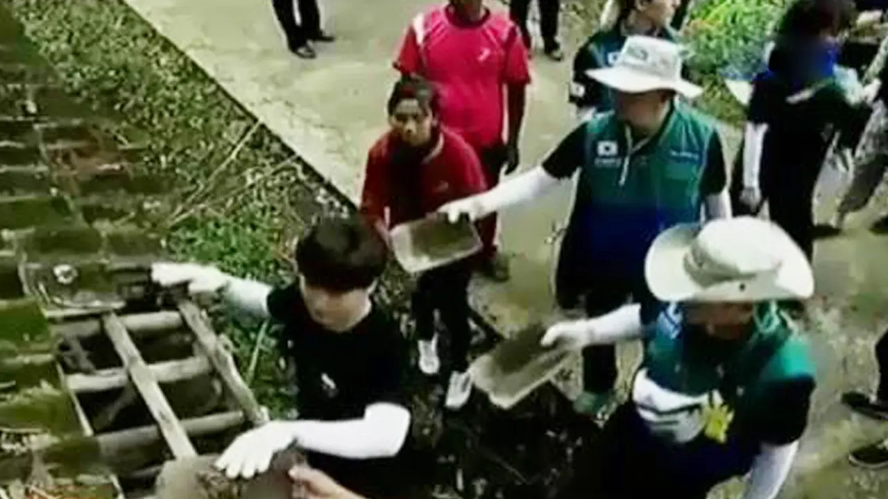  Mahasiswa Korea Belajar Gotong Royong di Kulonprogo