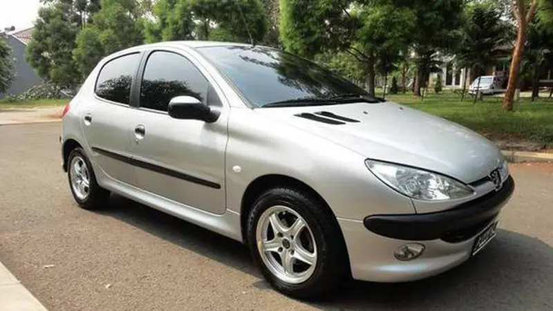 Peugeot 206 (Otosia.com)