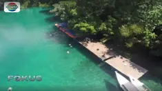 Danau Dua Rasa memiliki air danau yang bening dengan rasa tawar dan asin khas air laut.