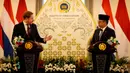 Meskipun begitu, ia tetap melihat ada peluang bagi Timnas Indonesia dalam laga melawan Irak pada Minggu (12/10) dini hari WIB nanti. "Namun, masih ada peluang bagi Indonesia untuk lolos ke Piala Dunia, dan saya mendoakan yang terbaik untuk tim," tambah Van Weel. (AFP/Yasuyoshi Chiba)