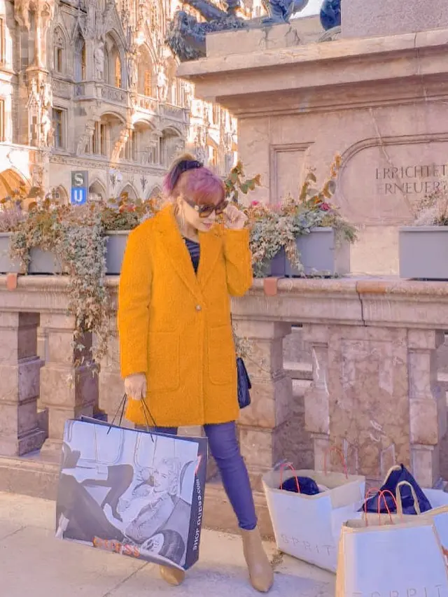 Tampil Stylish, Ini 6 Gaya Eva Belisima Saat Liburan Ke Luar Negeri