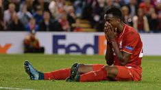 Striker Liverpool Asal Belgia Daniel Origi  kecewa setelah gagal  mencetak gol saat Liverpool menjamu FC Sion dalam lanjutan Liga Europa UEFA  grup B di Anfield, Jumat (2/10/2015. Liverpool ditahan 1-1 FC Sion. AFP Photo / Oli Scarff