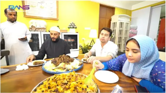 Syekh Ali Jaber masak Nasi Mandi dan Nasi Bukhari di rumah Raffi Ahmad