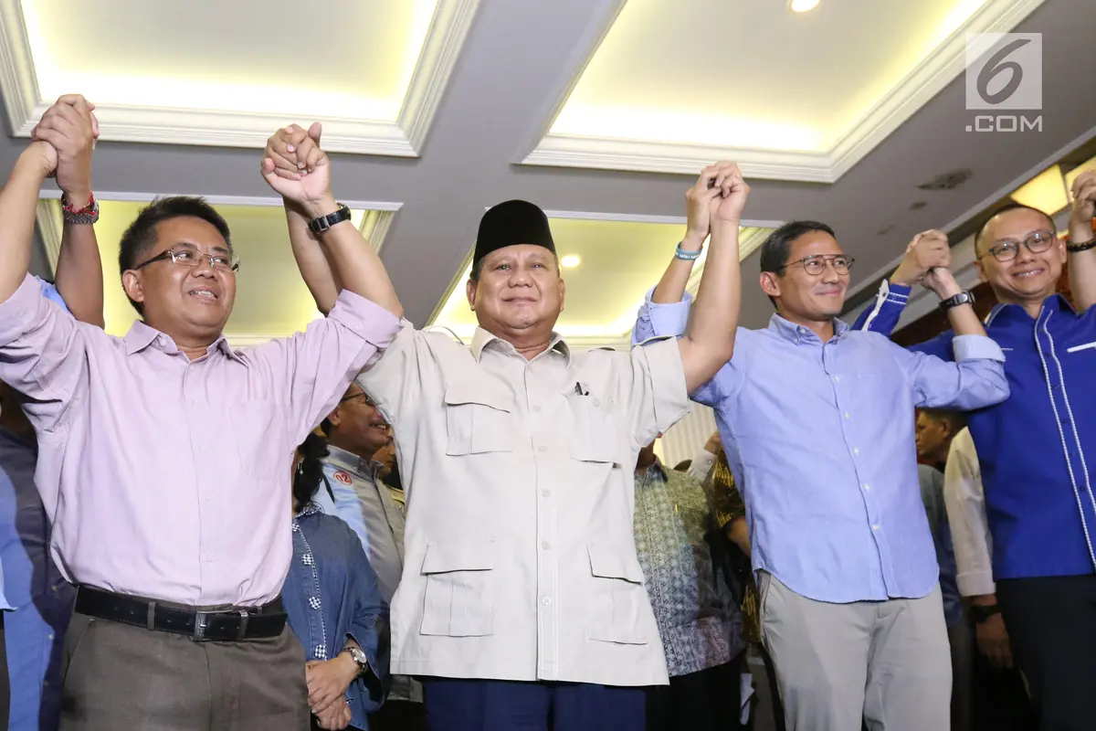 Senyum Prabowo-Sandi Terima Putusan MK