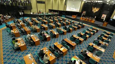 Panitia hak angket DPRD DKI Jakarta meminta pihak Pemprov DKI keluar ruang rapat Hak Angket.