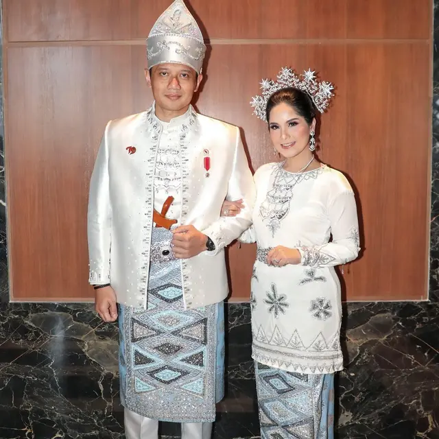 6 Potret Annisa Pohan Pakai Kebaya ketika Dampingi AHY, Aura Makin Terpancar