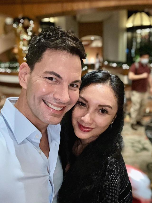 Tata Cahyani Mantan Istri Tommy Soeharto Pacari Aktor Hollywood, Ini 6 Potret Kebersamaanya