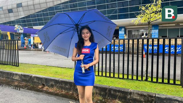 Umbrella Girls di Seri Pertama Yamaha Cup Race 2025