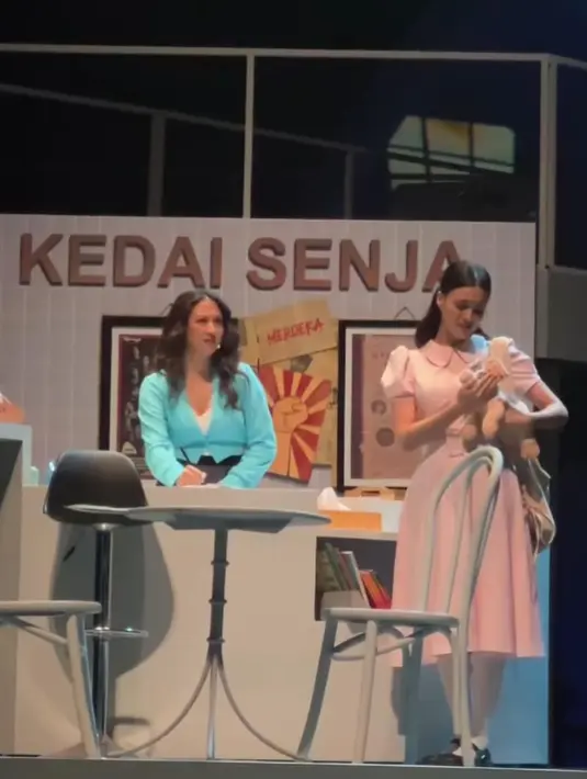 Penampilan Mawar Eva di konser tersebut sukses menuai pujian dari para penonton. [@mawarriess]