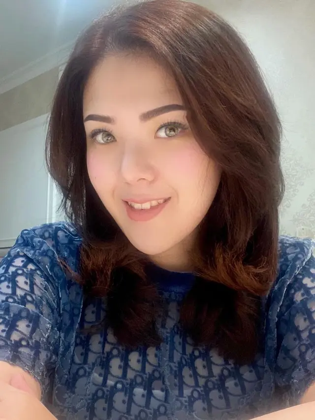 Wajahnya Disebut Berbeda, Ini 6 Potret Transformasi Tina Toon Dulu Vs Kini