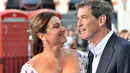 Pierce Brosnan mencintai istrinya, Keely Shaye Smith dengan sepenuh hati. Cinta yang menerima apa adanya, baik dan buruk, kekurangan dan kelebihan pasangan masing-masing. (Bintang/EPA)