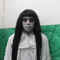Serem, sih.. Tapi coba deh hantu-hantu cewek yang suka muncul di televisi berikut ini didandanin. Mungkin bakal cakep. (Via: pikiran-rakyat.com)
