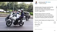 Gubernur DKI Jakarta Anies Baswedan tampak percaya diri menggunakan sepeda motor untuk memeriksa jalur-jalur kabel dan tiang penunjang kabel di sepanjang jalan yang dilewati. (@aniesbaswedan/Instagram)