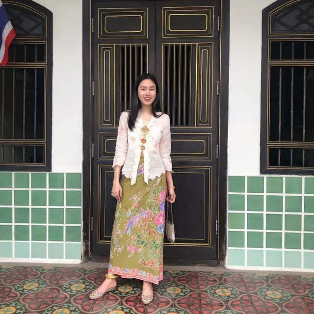 Nong Poy dalam pakaian tradisional Thailand. (Instagram/@poydtreechada)