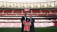 Luis Suarez resmi menjadi pemani Atletico Madrid. (foto: Instagram @atleticodemadrid)