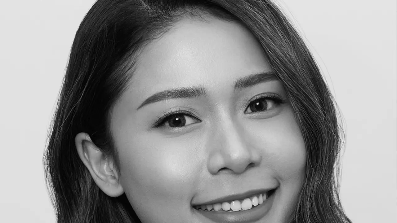 Makeup Artist Eva Lovira