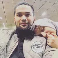 Pasangan Shireen Sungkar dan Teuku Wisnu sedang mengunjungi beberapa desetinasi di Turki. Potret kemesraan pasangan ini sering kali membuat warganet pengikutnya baper. (Instagram/teukuwisnu)