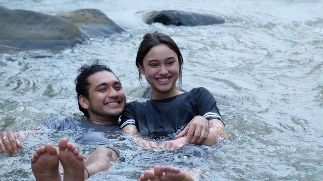 6 Potret Candid Giorgino Abraham dan Yasmin Napper saat Syuting, Bikin Baper