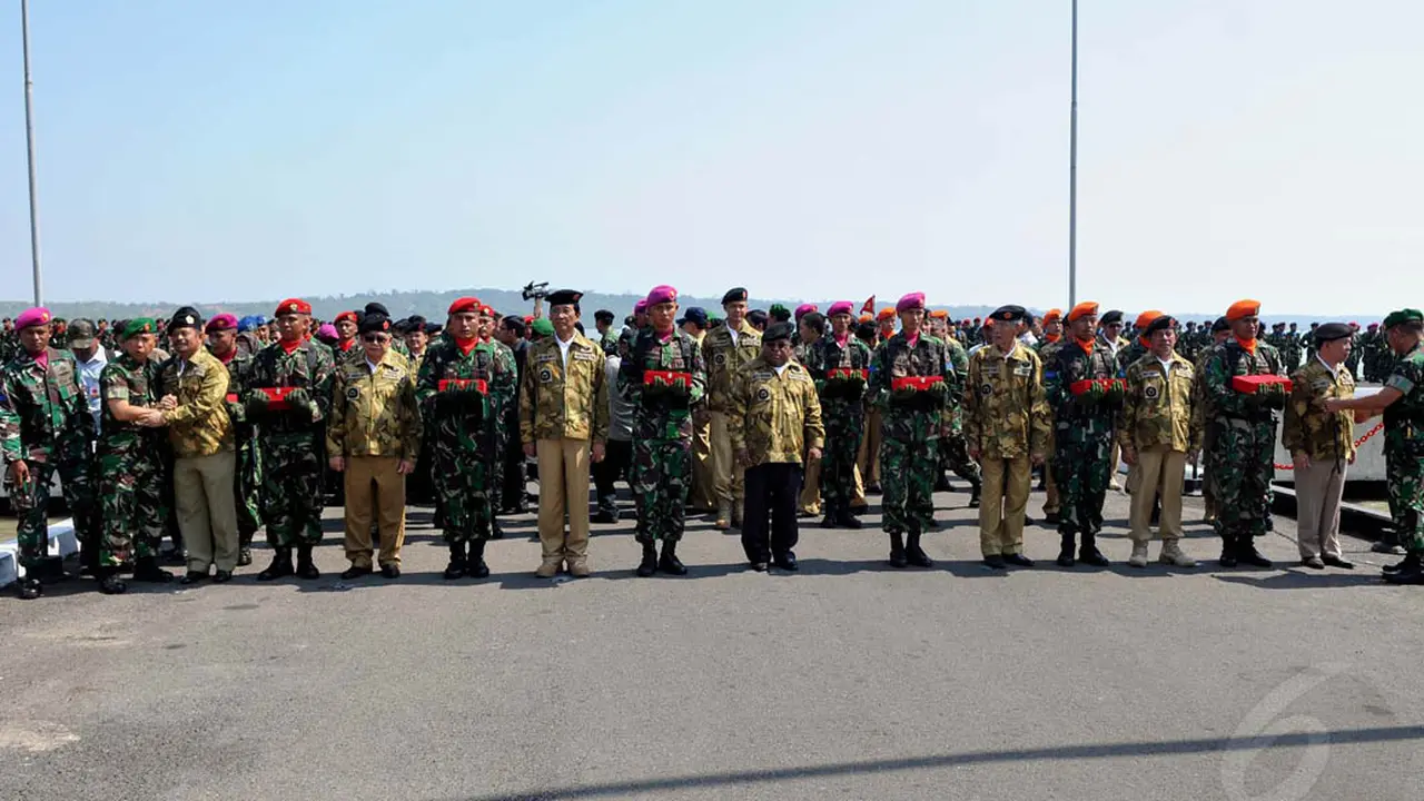Gubernur se-Indonesia Dapat Baret Hitam dari Panglima TNI