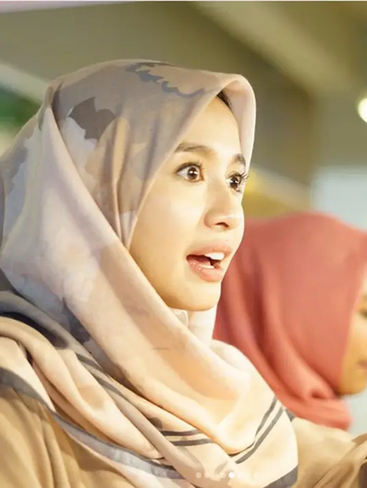 "Iya (nikah September) Insyaallah, doakan saja ya," kata Laudya Cynthia Bella di kawasan Senayan, Jakarta Pusat, Sabtu (19/8/2017). (Instagram/laudyacynthiabella)