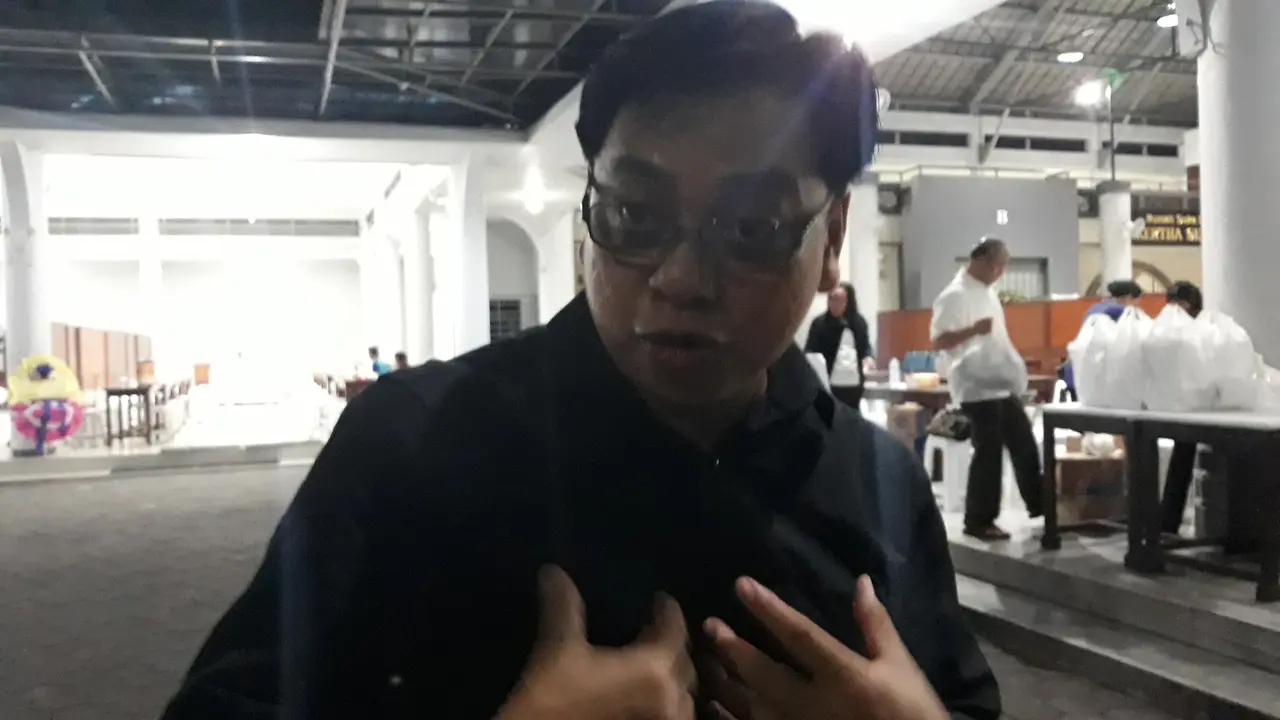 Karyawan Hari Darmawan