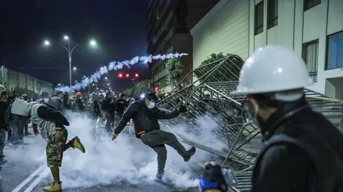 Demo Gen Z Tewaskan 1 Orang dan Lukai 100 Lainnya, Presiden Peru Tolak  Mundur - Global Liputan6.com