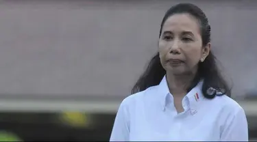 Menteri BUMN Rini M. Soemarno membantah transkripsi yang menyebut dirinya mengucapkan kata-kata yang dianggap menghina Presiden Jokowi. Transkripsi ini beredar di media sosial menyusul tuduhan adanya menteri yang menghina Presiden.