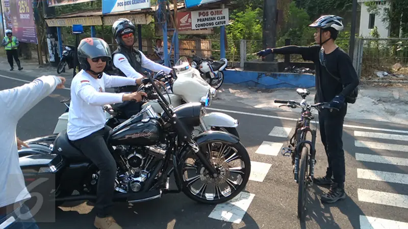 20150816-Sepeda Hadang Motor Gede-Elanto Wijoyono