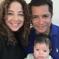 Potret Politikus Jimmy Gomez Membawa Anaknya ke Kongres DPR, credit: Instagram/jimmygomezca